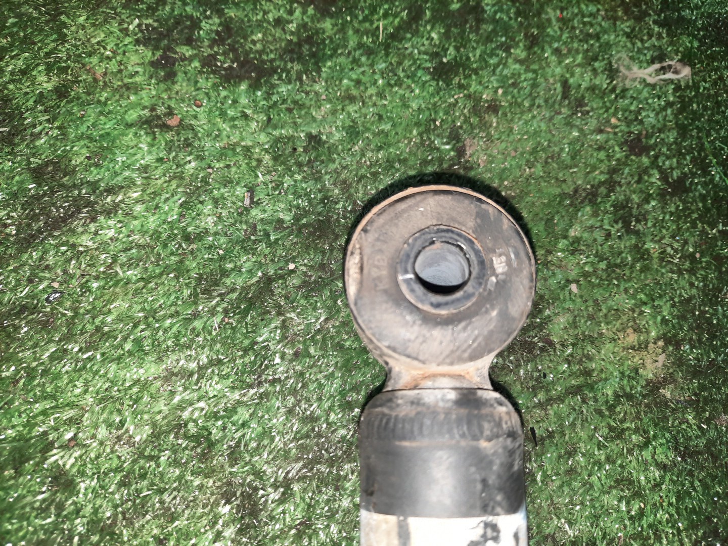 Стойка правая задняя MITSUBISHI GALANT FORTIS CX6A, CX4A, CX3A, CY4A, CY3A, CY6A 4J10, 4B11, 4B10 3 ракурс