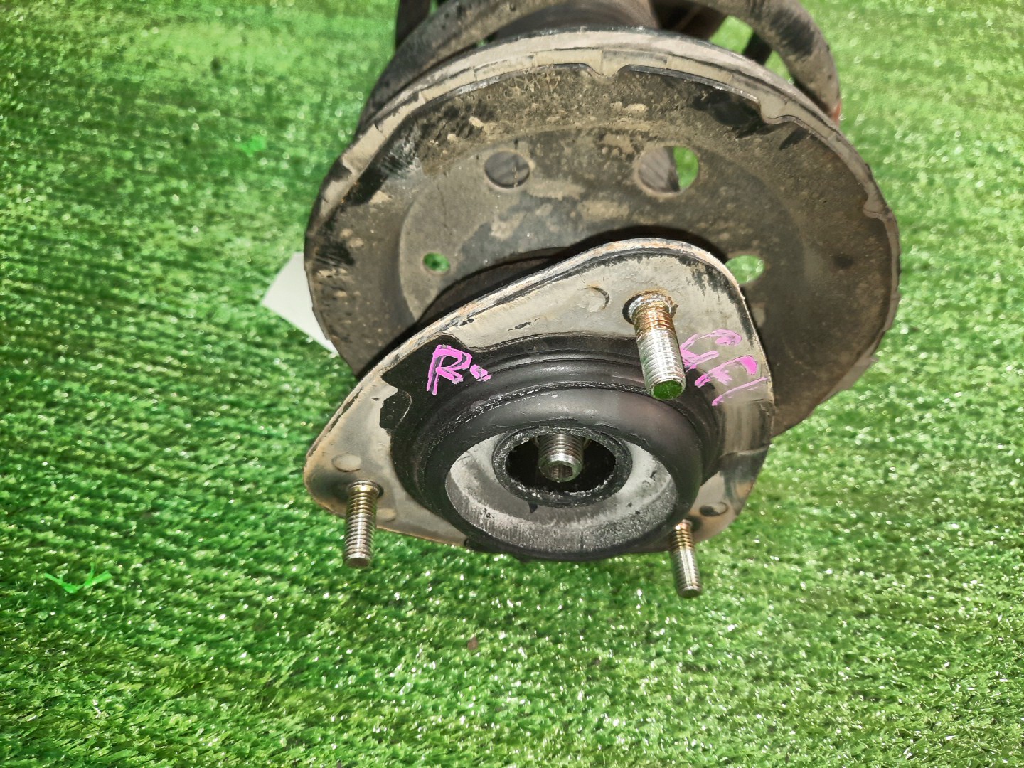Стойка правая задняя SUBARU IMPREZA GF3, GF5, GF1, GC1, GC5 EJ16E, EJ18, EJ15E 2 ракурс