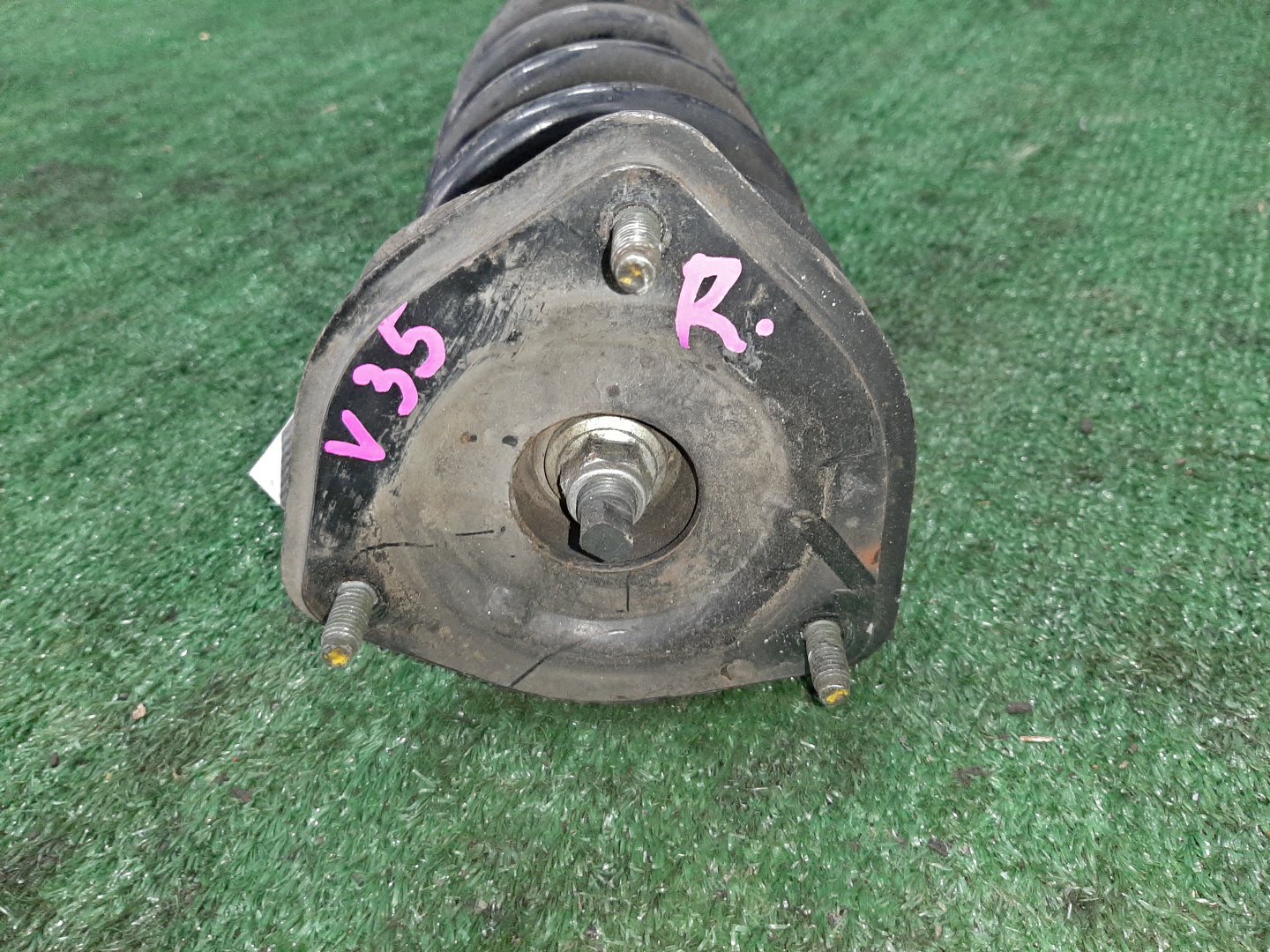 Стойка правая передняя NISSAN SKYLINE, STAGEA, FAIRLADY Z PV35, V35, HV35, CPV35, M35, HM35, PM35, Z33 VQ35DE, VQ25DD, VQ30DD 2 ракурс