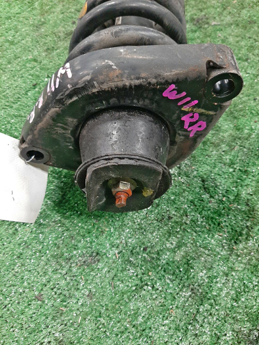 Стойка правая задняя NISSAN AVENIR W11 QG18DE 2 ракурс