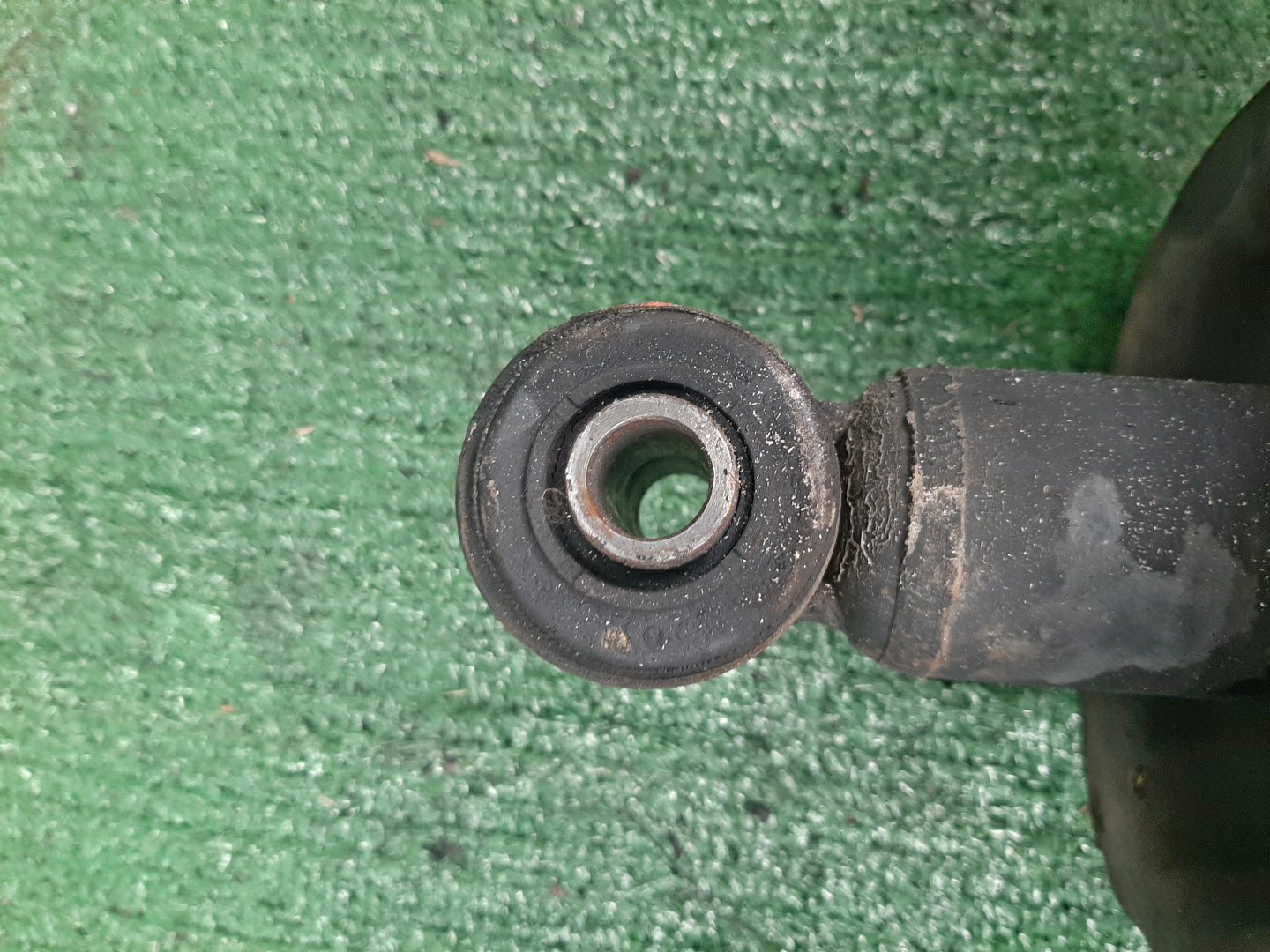 Стойка правая задняя TOYOTA ARISTO JZS160, JZS161 2JZ-GE, 2JZ-GTE 3 ракурс