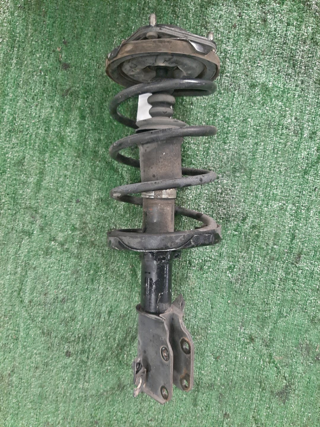 Стойка левая передняя MAZDA FAMILIA BJ5W, BJ5P, BJFW, BJ8W, BJ3P, BJFP ZL-DE, FS-ZE, FP-DE, B3 1 ракурс