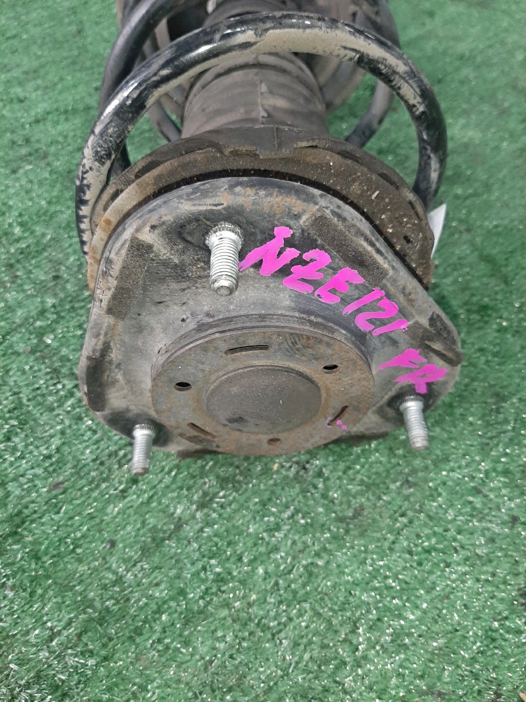 Стойка правая передняя TOYOTA COROLLA, PREMIO, COROLLA SPACIO, WISH, ALLION, COROLLA FIELDER, ALLEX, COROLLA RUNX, WILL VS, COROLLA  AXIO ZZE124, NZE121, NZE120, ZZE122, NZE124, CE121, ZRT265, ZZT240, NZT240, ZRT260, ZZT245, NZT260, ZRT261, NZE121N, 