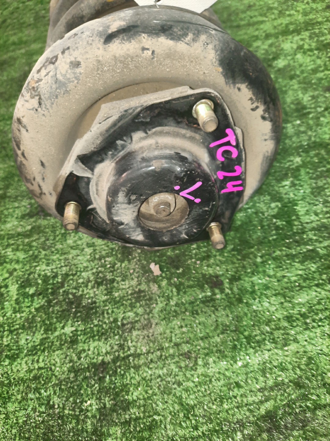 Стойка левая передняя NISSAN SERENA TNC24, TC24, RC24, PC24, PNC24, VC24, VNC24 QR20DE, QR25DE, SR20DE, YD25DDTI 1 ракурс