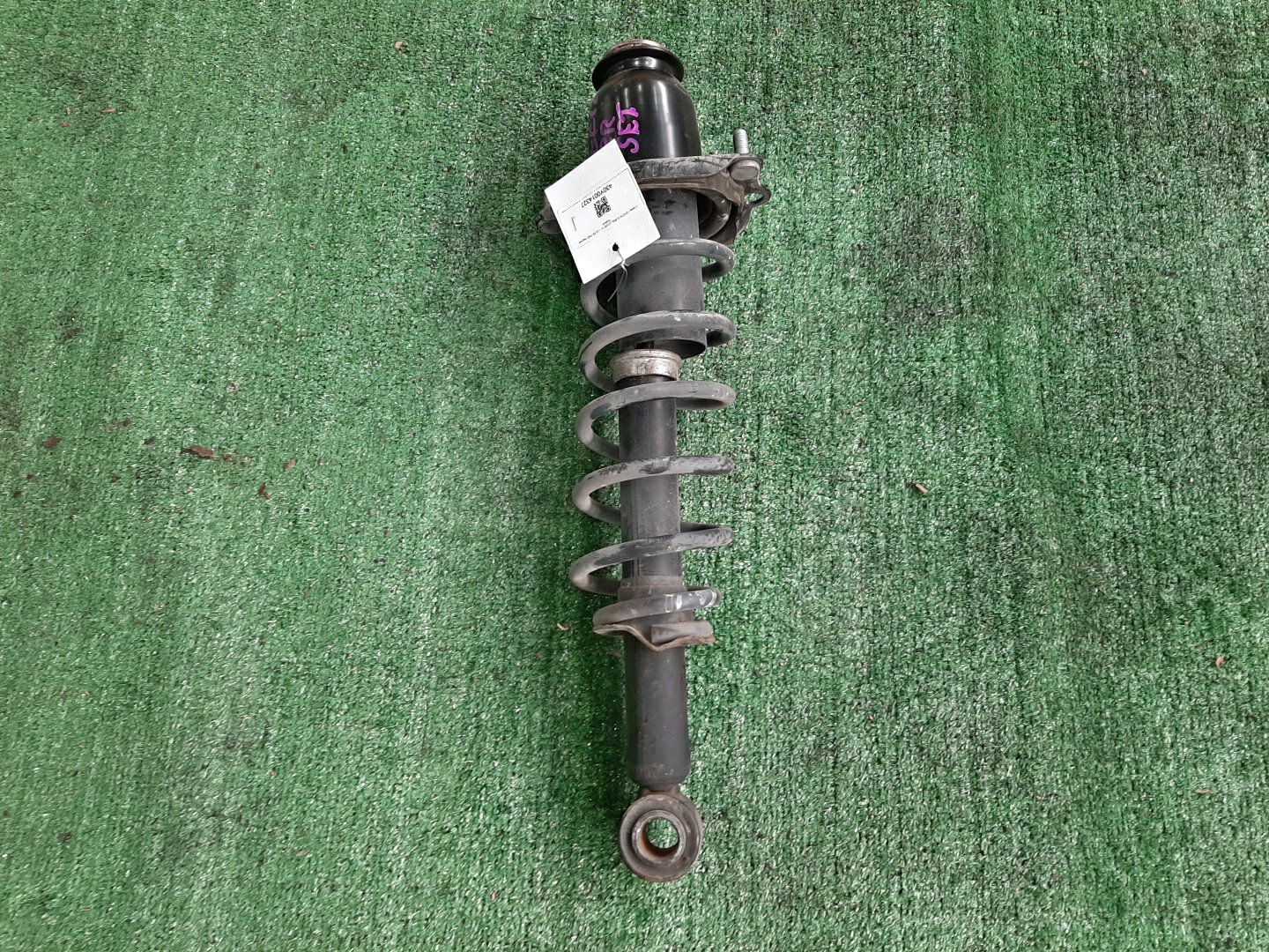 Стойка правая задняя TOYOTA COROLLA, OPA, PREMIO, COROLLA SPACIO, VISTA, ALLION, COROLLA FIELDER, ALLEX, COROLLA RUNX, SIENTA, WILL VS, VISTA ARDEO, COROLLA  AXIO NZE121, NZE120, NZE141, ZZE122, CE121, ZZE123, ACT10, ZCT10, ZZT240, NZT240, AZT240, NZ