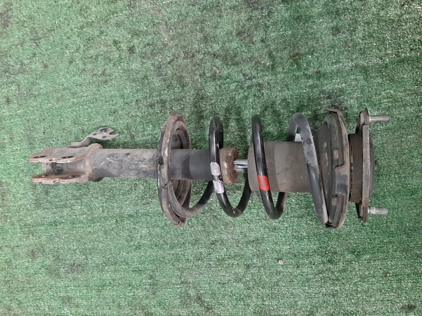 Стойка левая передняя TOYOTA CALDINA, CARINA, CORONA PREMIO ST215W, ST215G, ST215, CT216, CT211, CT210, CT215 3S-GTE, 3S-FE, 3S-GE, 3C-TE, 2C-T 1 ракурс