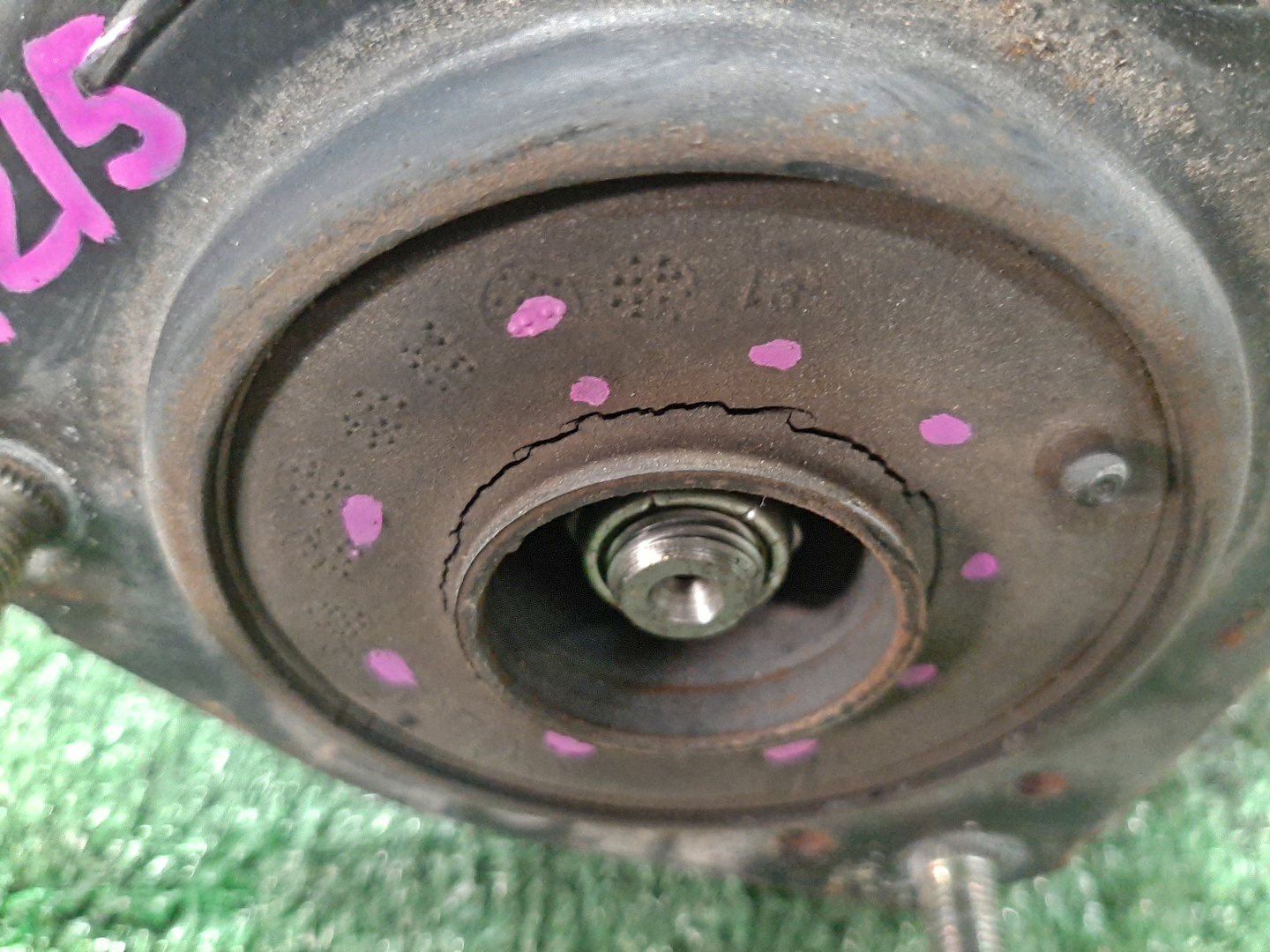 Стойка левая передняя TOYOTA CALDINA, CARINA, CORONA PREMIO ST215W, ST215G, ST215, CT216, CT211, CT210, CT215 3S-GTE, 3S-FE, 3S-GE, 3C-TE, 2C-T 3 ракурс