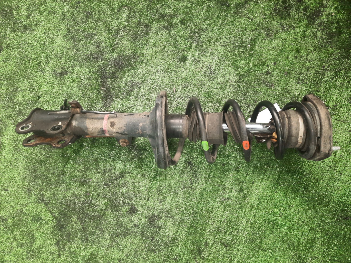Стойка левая задняя TOYOTA CALDINA, CARINA, CORONA, CORONA PREMIO ST215W, ST215G, CT216, ST215, CT216G, ST195G, ST195, CT195, CT215 3S-GTE, 3S-FE, 3S-GE, 3C-TE, 2C, 2C-T 1 ракурс