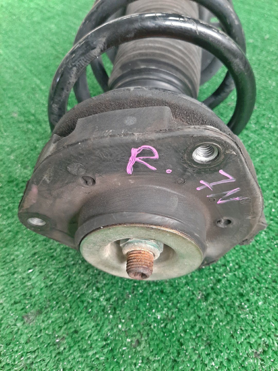 Стойка правая передняя VOLKSWAGEN SHARAN 7N1 CAVA 7N0413031J 2 ракурс Стойка правая передняя VOLKSWAGEN SHARAN 7N1 CAVA 7N0413031J 2 ракурс