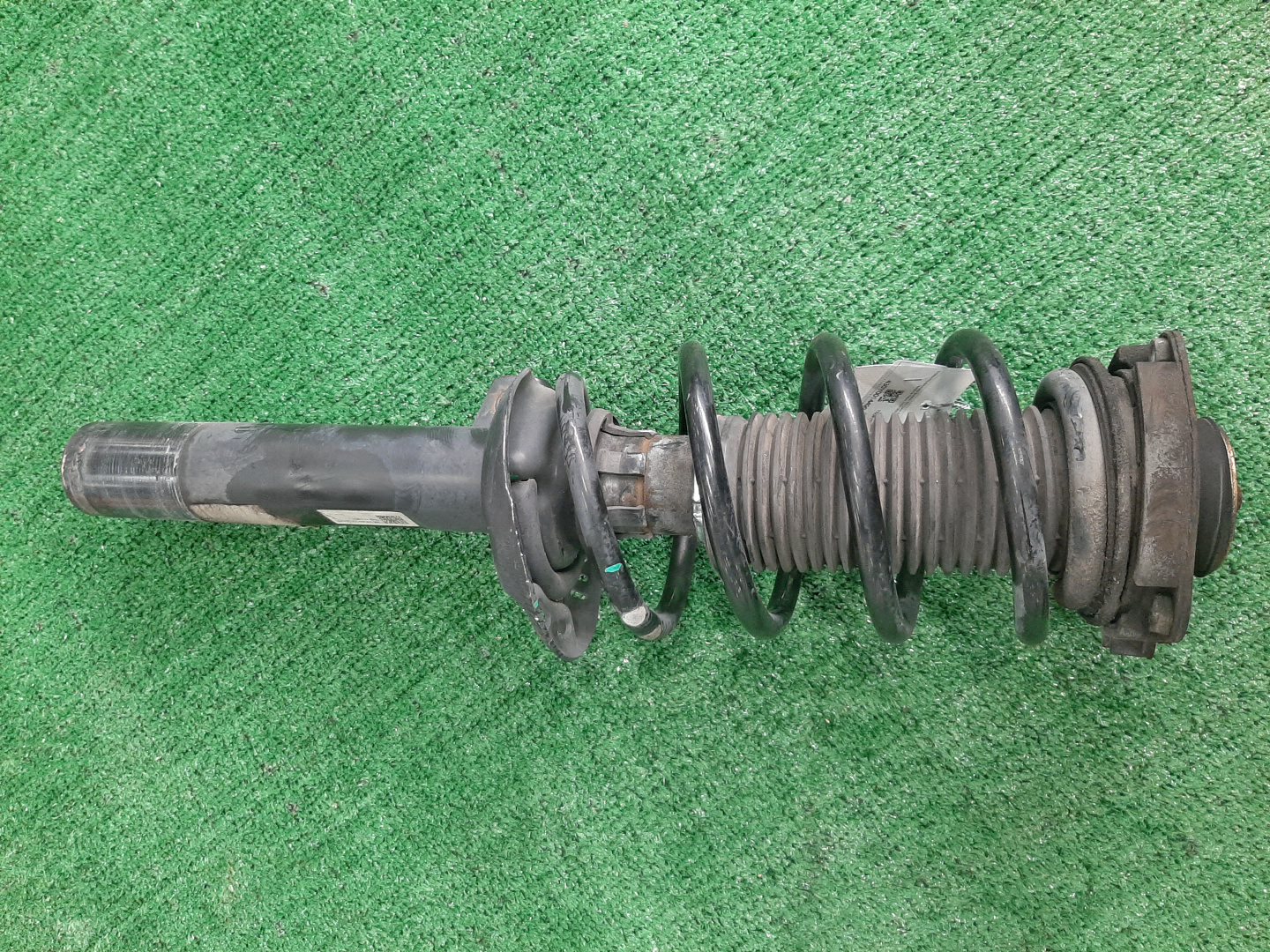 Стойка левая передняя VOLKSWAGEN SHARAN 7N1 CAVA 7N0413031J 1 ракурс Стойка левая передняя VOLKSWAGEN SHARAN 7N1 CAVA 7N0413031J 1 ракурс