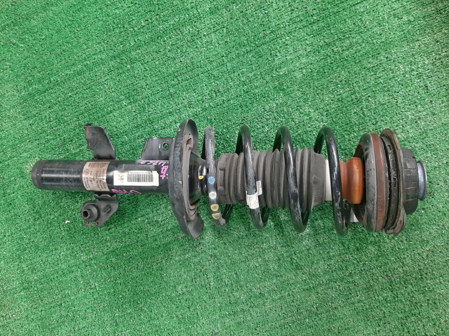 Стойка правая передняя ALFA ROMEO GIULIETTA 940 940A2000 8249C3010550 1 ракурс