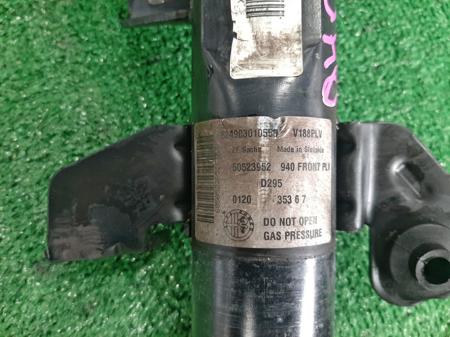 Стойка правая передняя ALFA ROMEO GIULIETTA 940 940A2000 8249C3010550 4 ракурс