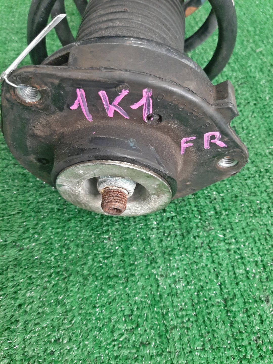 Стойка правая передняя VOLKSWAGEN GOLF 1K1 CAX 1T0412031G 2 ракурс