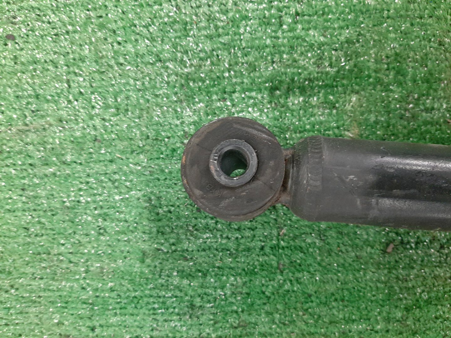 Стойка правая задняя MITSUBISHI GALANT, GALANT FORTIS CX6A, CX4A, CX3A, CY4A, CY3A, CY6A 4J10, 4B11, 4B10 3 ракурс