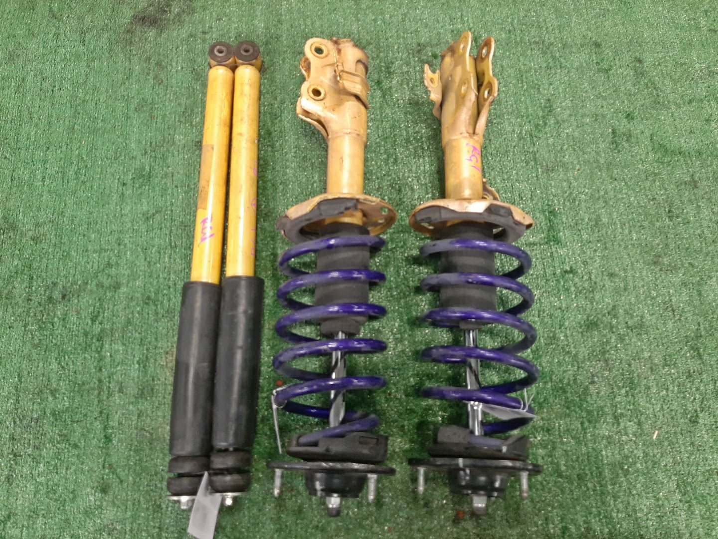 Стойка передняя HONDA STEPWGN RG1 K20A 1 ракурс