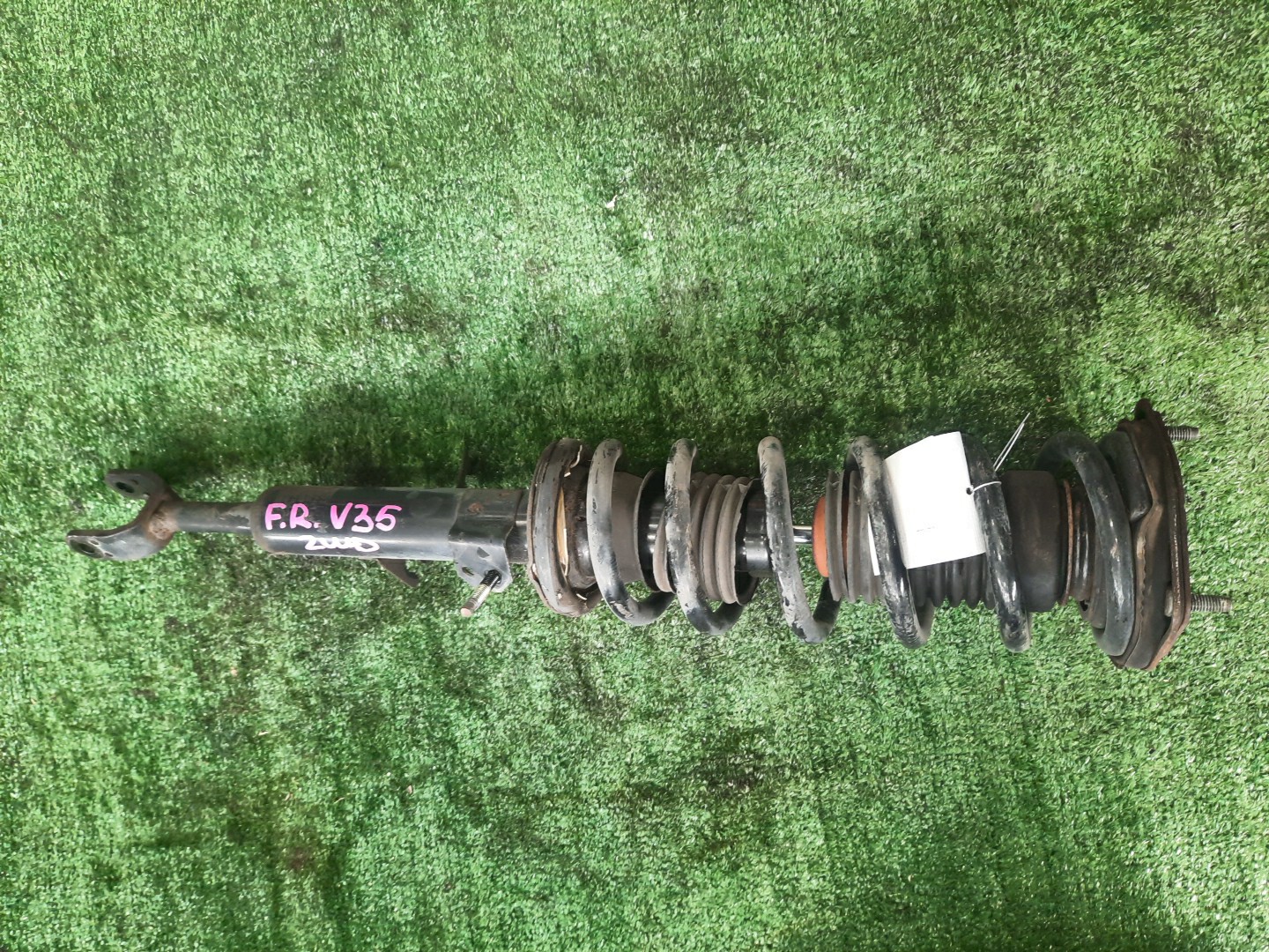 Стойка правая передняя NISSAN SKYLINE, STAGEA, FAIRLADY Z PV35, V35, HV35, CPV35, M35, HM35, PM35, Z33 VQ35DE, VQ25DD, VQ30DD 1 ракурс