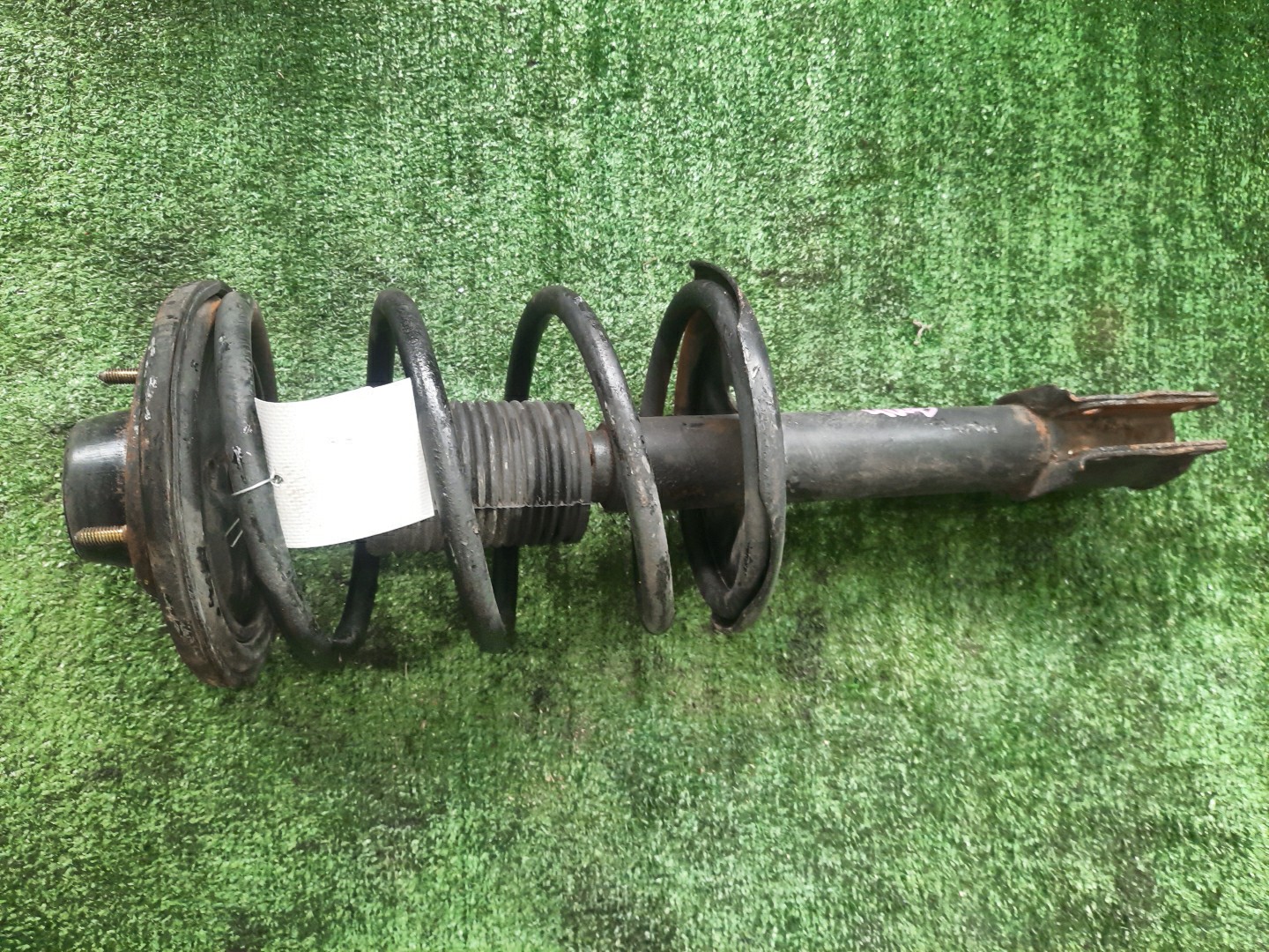Стойка правая передняя MITSUBISHI PAJERO IO H61W, H62W, H71W, H72W, H76W, H66W, H67W, H77W 4G93, 4G94, 4G93T 1 ракурс