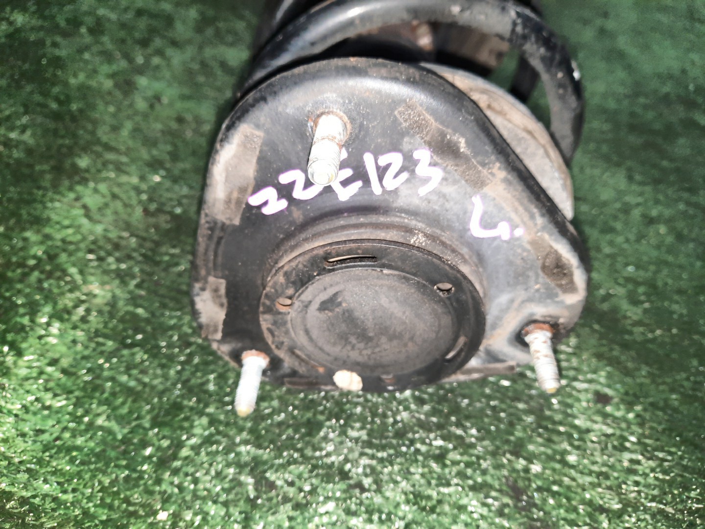 Стойка левая передняя TOYOTA COROLLA, PREMIO, COROLLA SPACIO, WISH, ALLION, COROLLA FIELDER, ALLEX, COROLLA RUNX, WILL VS, COROLLA  AXIO ZZE124, NZE121, NZE120, ZZE122, NZE124, CE121, ZRT265, ZZT240, NZT240, ZRT260, ZZT245, NZT260, ZRT261, NZE121N, Z