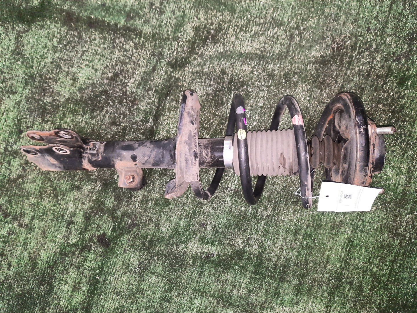 Стойка левая передняя  MITSUBISHI RVR, OUTLANDER GA4W, GA3W, GF8W, GF7W 4J10, 4B10, 4J11, 4J12 1 ракурс