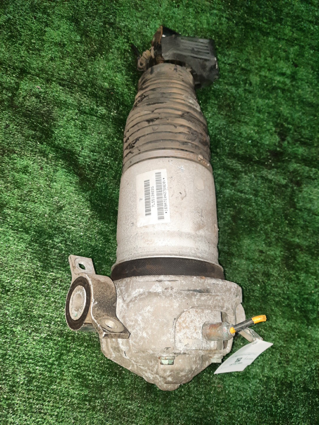 Стойка правая задняя PORSCHE CAYENNE 955 7L55120226 1 ракурс