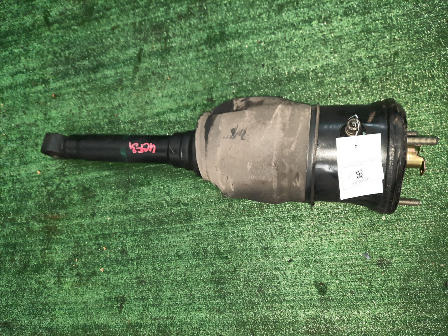Стойка правая передняя TOYOTA CELSIOR UCF31 3UZ-FE 1 ракурс