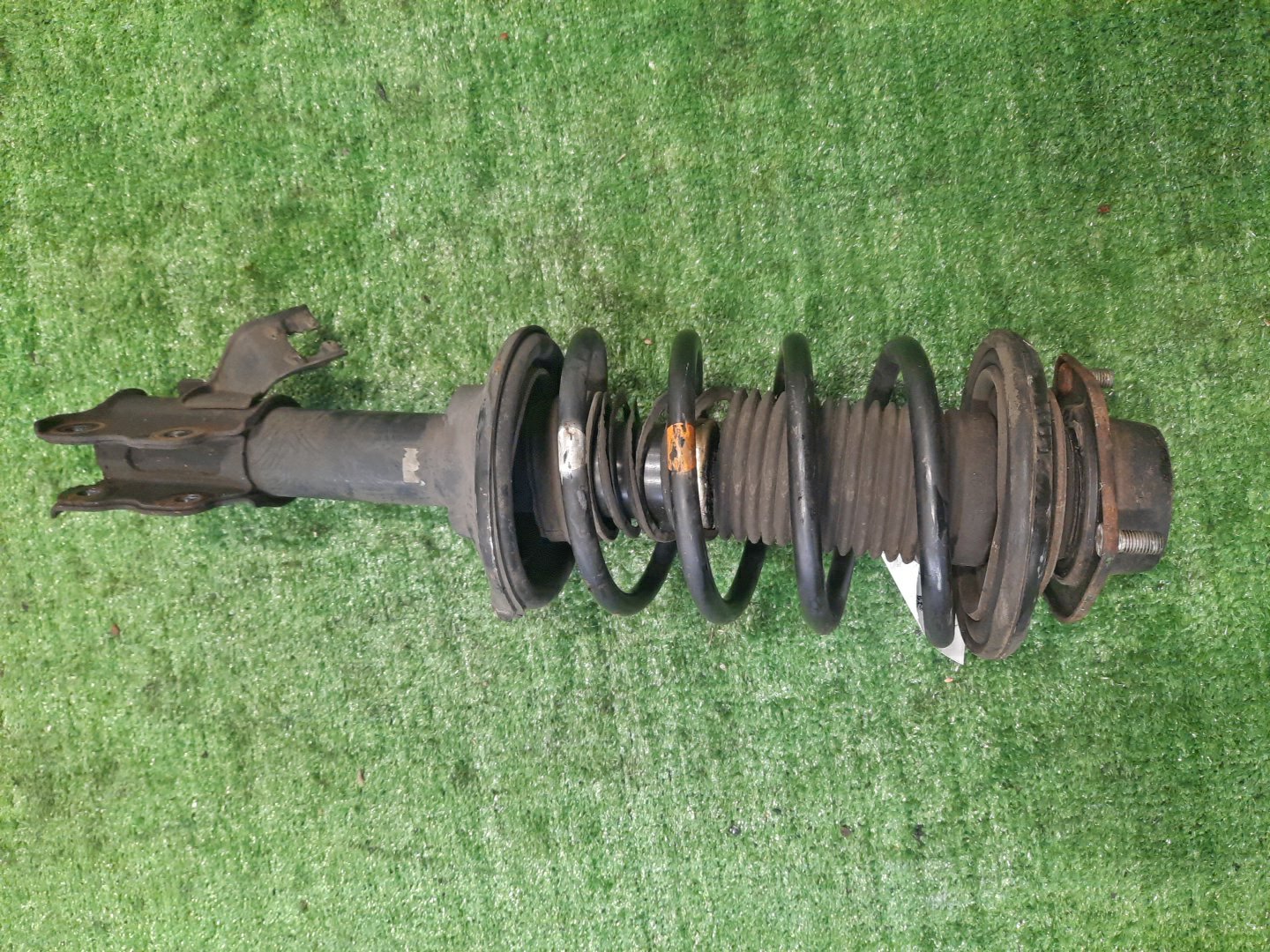Стойка левая передняя NISSAN AVENIR PNW10 SR20DE 1 ракурс