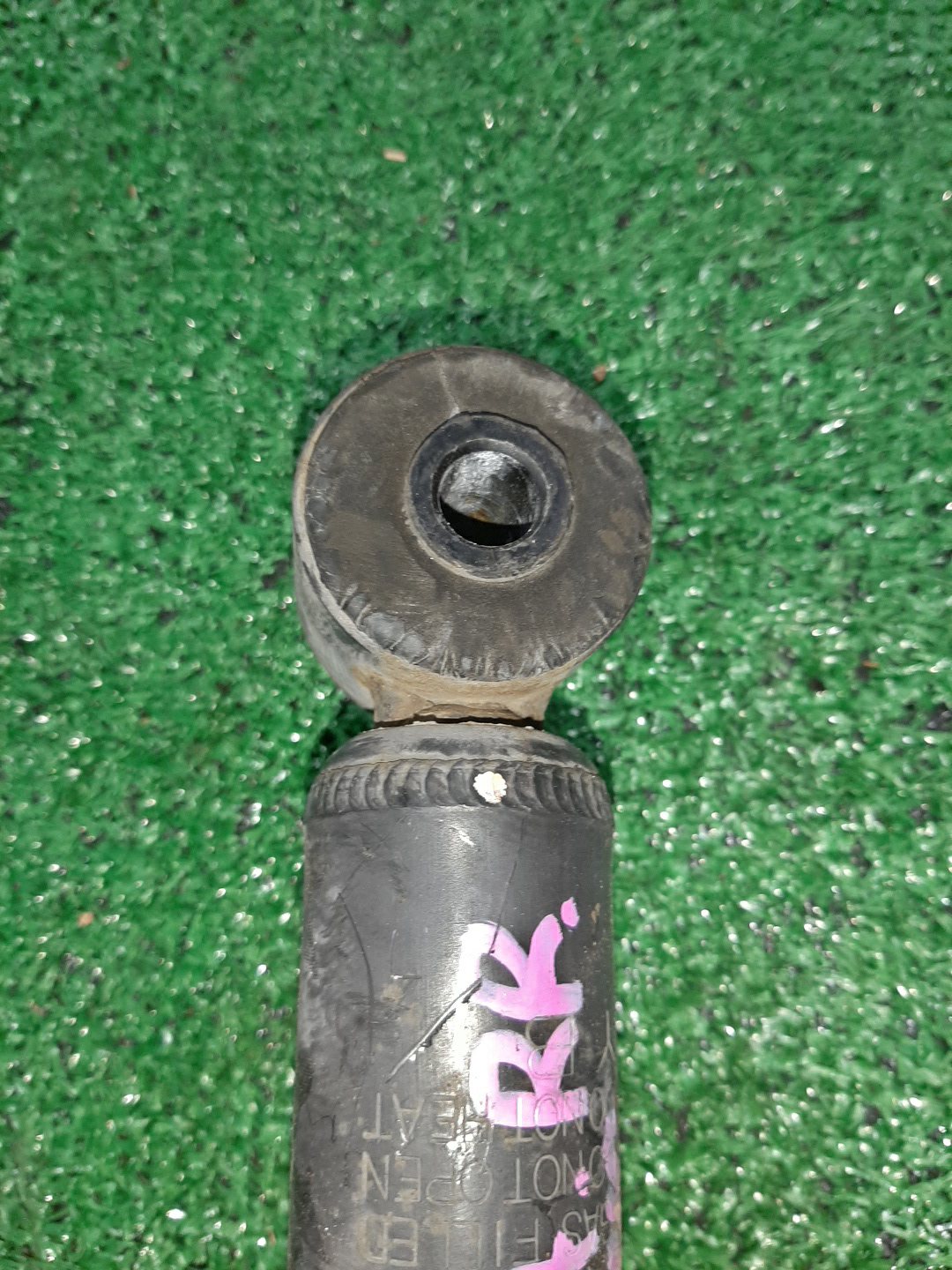 Стойка правая задняя MITSUBISHI GALANT FORTIS CX6A, CX4A, CX3A, CY4A, CY3A, CY6A 4J10, 4B11, 4B10 3 ракурс