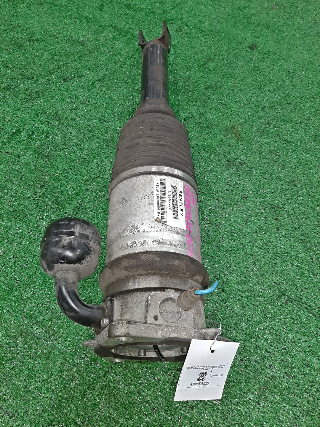 Стойка правая задняя BENTLEY FLYING SPUR 3W2 BWRA 3W561002C 1 ракурс