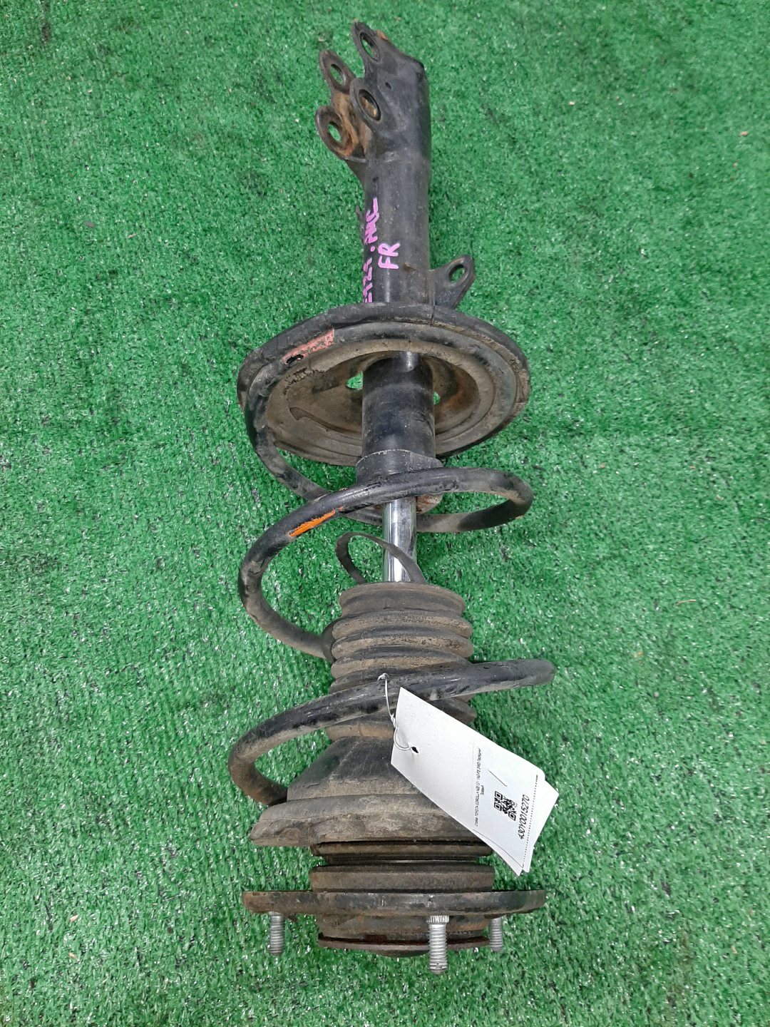 Стойка правая передняя TOYOTA COROLLA, PREMIO, COROLLA SPACIO, WISH, ALLION, COROLLA FIELDER, ALLEX, COROLLA RUNX, WILL VS, COROLLA  AXIO ZZE124, NZE121, NZE120, ZZE122, NZE124, CE121, ZRT265, ZZT240, NZT240, ZRT260, ZZT245, NZT260, ZRT261, NZE121N, 