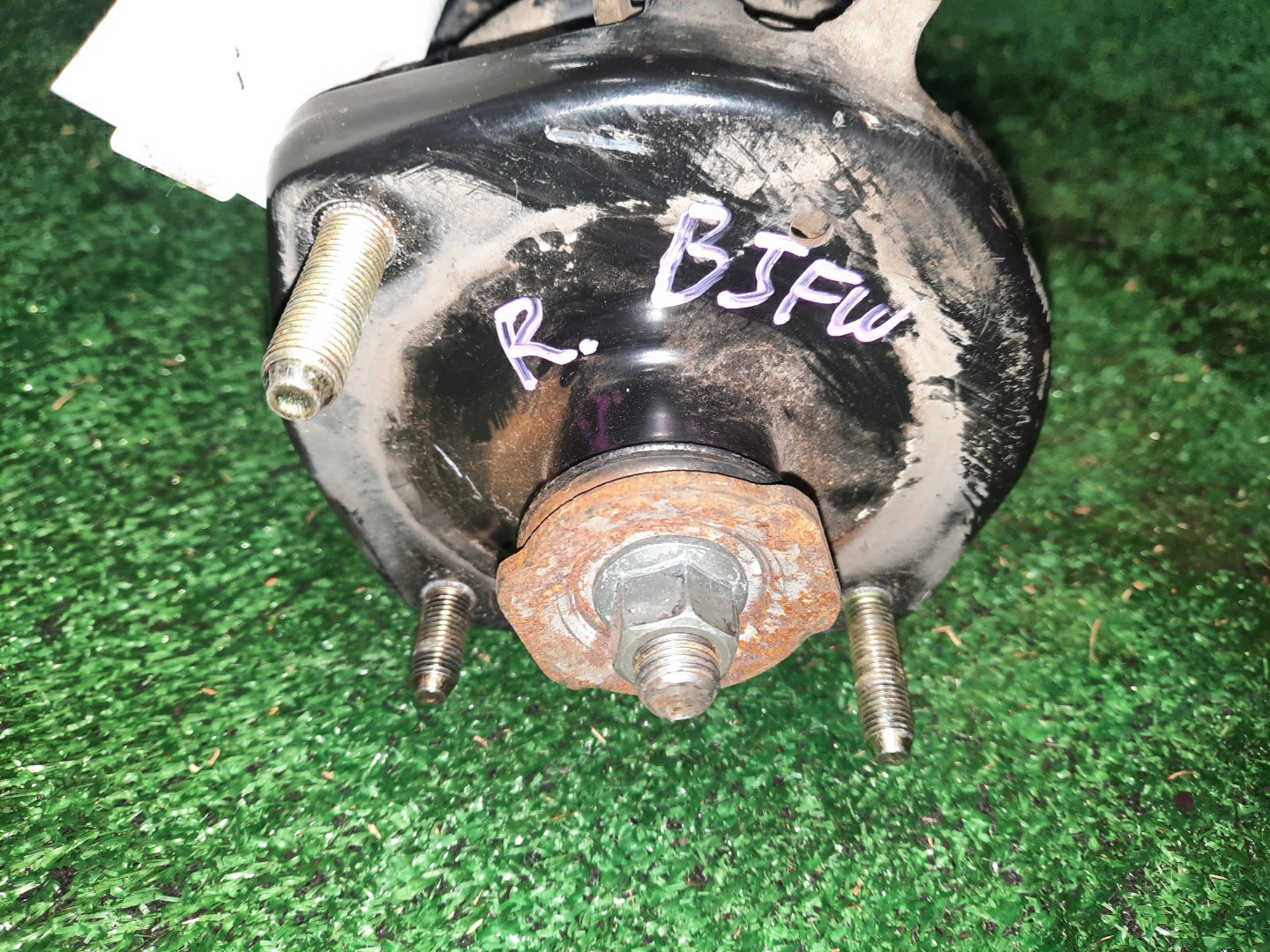 Стойка правая задняя MAZDA FAMILIA BJ5W, BJ5P, BJEP, BJFW, BJ8W, BJ3P, BJFP ZL-DE, RF, FS-ZE, FP-DE, B3 2 ракурс