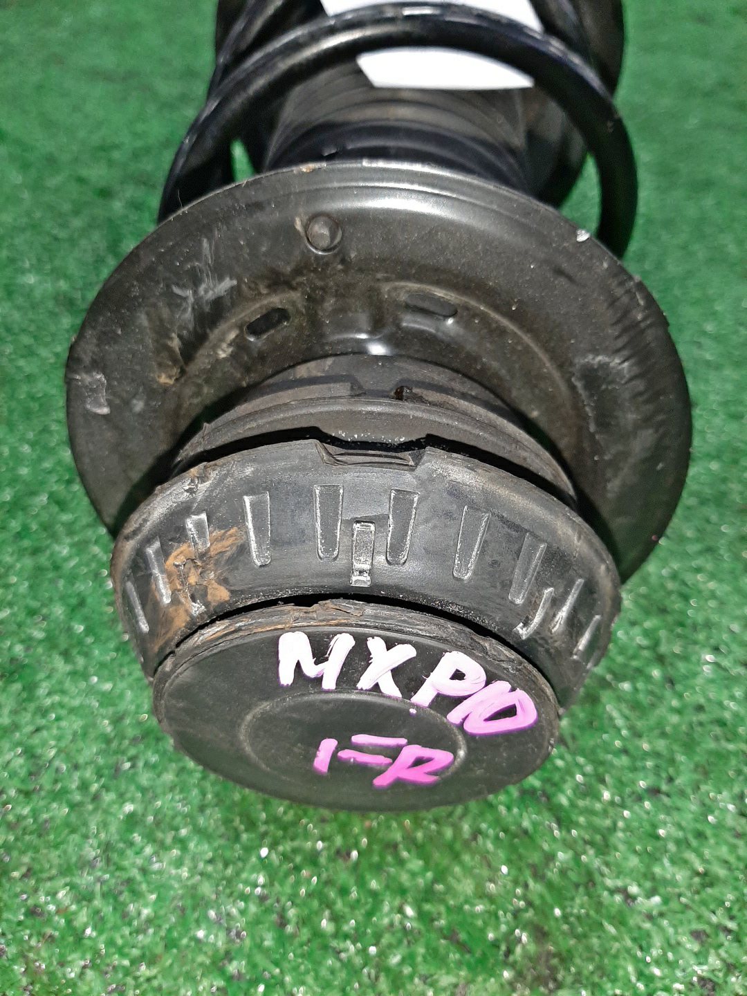 Стойка правая передняя TOYOTA YARIS MXPH10 M15A-FXE 2 ракурс