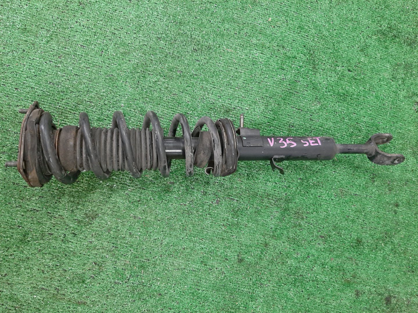 Стойка правая передняя NISSAN SKYLINE, STAGEA, FAIRLADY Z PV35, V35, HV35, CPV35, M35, HM35, PM35, Z33 VQ35DE, VQ25DD, VQ30DD 1 ракурс