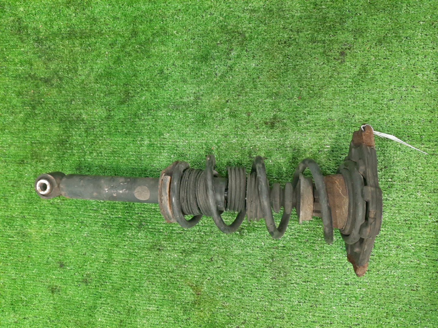 Стойка левая задняя NISSAN PRIMERA P12, QP12, TP12, HP12, RP12, WTP12, WHP12, WRP12 QG18DE, QR20DE, SR20VE, QR25DD 1 ракурс