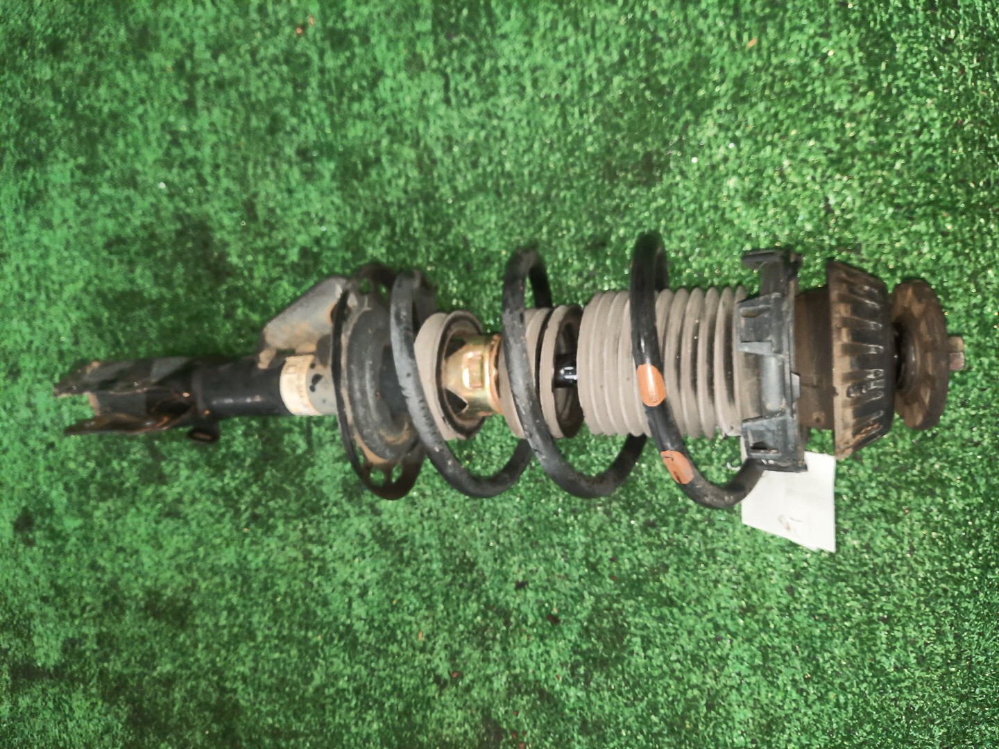 Стойка левая передняя HONDA FIT GD3, GD1 L15A, L13A 1 ракурс