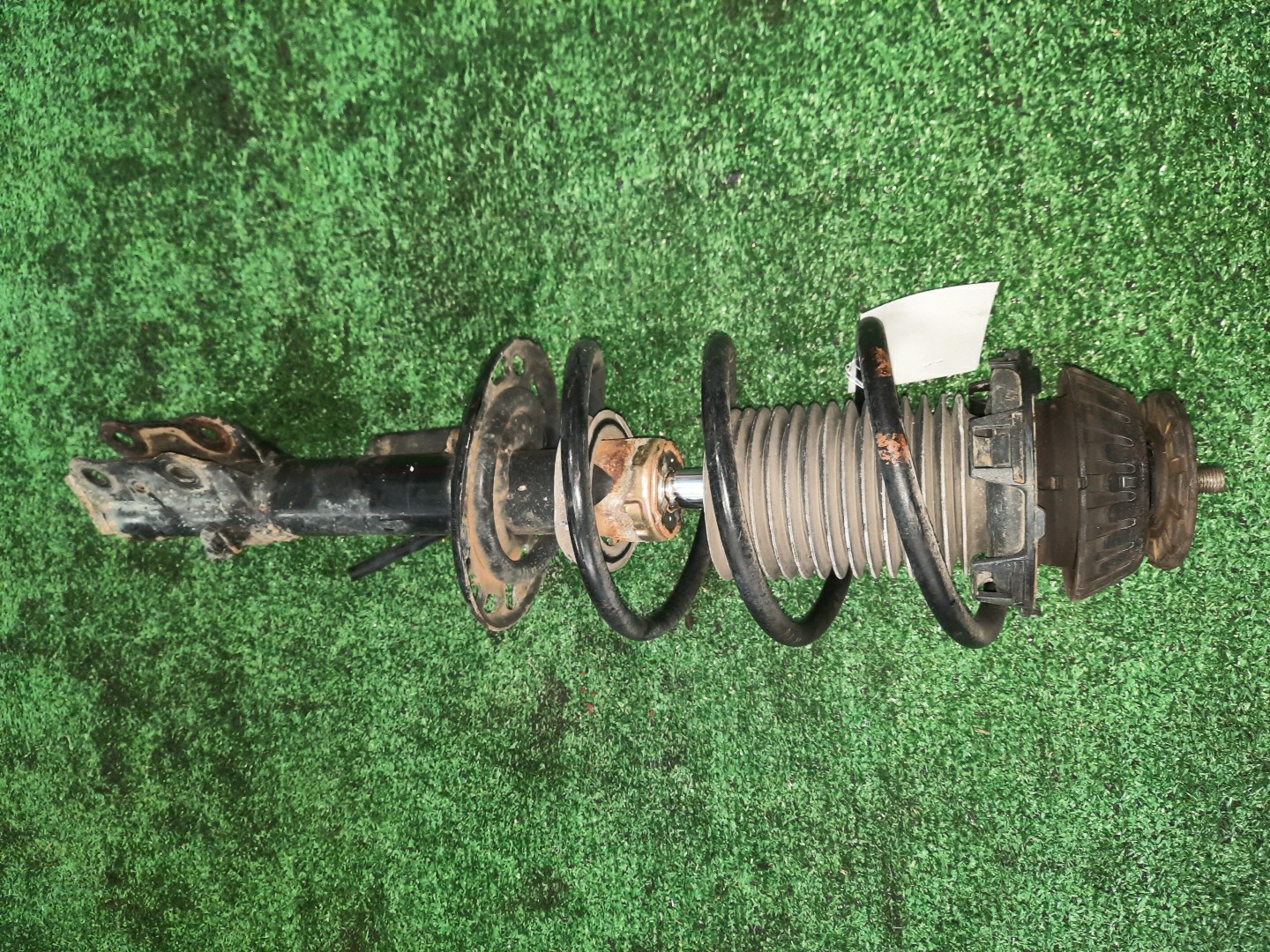 Стойка левая передняя HONDA FIT GD3, GD1 L15A, L13A 1 ракурс