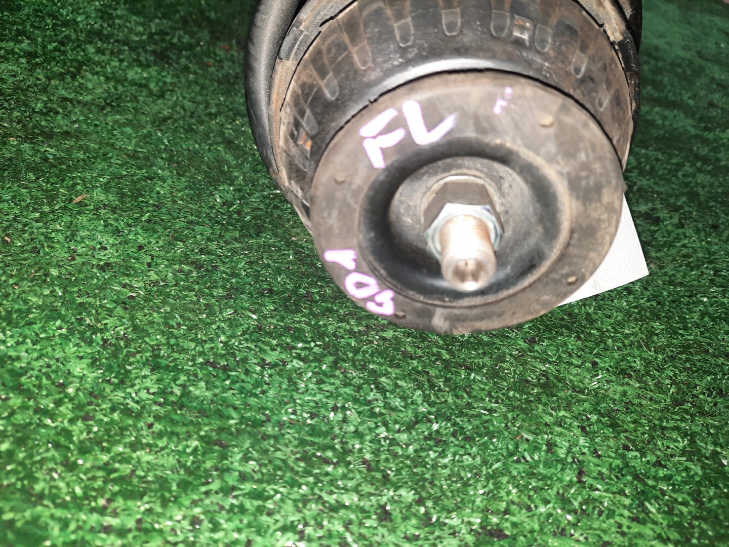 Стойка левая передняя HONDA FIT GD3, GD1 L15A, L13A 2 ракурс
