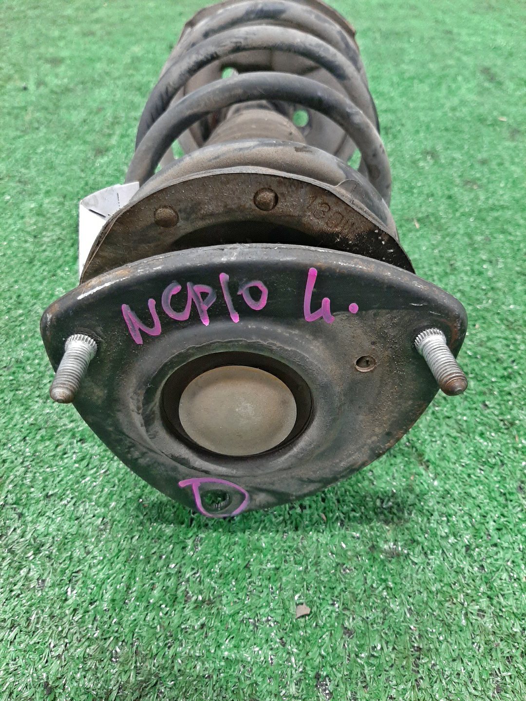 Стойка левая передняя TOYOTA FUNCARGO, IST, PLATZ, RAUM, VITZ, WILL VI, PROBOX, BB, PORTE, SUCCEED, WILL CYPHA NCP20, NCP21, NCP60, NCP61, NCP12, SCP11, NCZ20, SCP10, NCP10, SCP13, NCP13, NCP19, NCP51V, NCP58G, NCP50V, NLP51, NCP52V, NCP30, NCP31, NC Стойка левая передняя TOYOTA FUNCARGO, IST, PLATZ, RAUM, VITZ, WILL VI, PROBOX, BB, PORTE, SUCCEED, WILL CYPHA NCP20, NCP21, NCP60, NCP61, NCP12, SCP11, NCZ20, SCP10, NCP10, SCP13, NCP13, NCP19, NCP51V, NCP58G, NCP50V, NLP51, NCP52V, NCP30, NCP31, NC