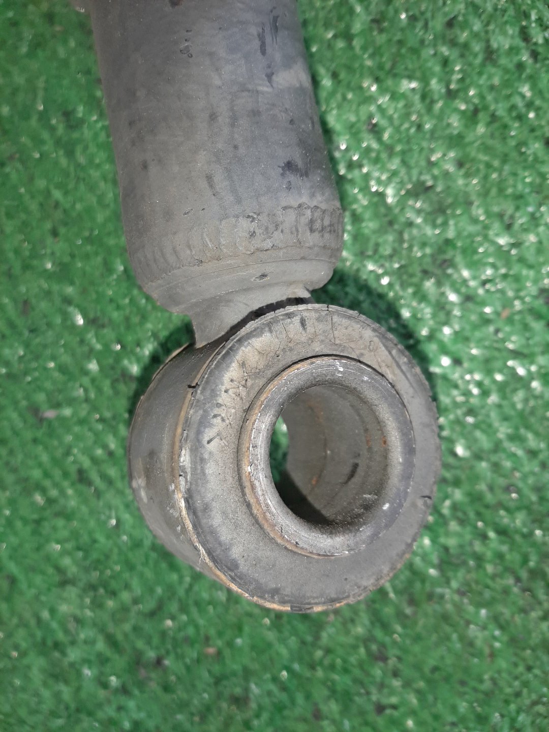Стойка правая задняя TOYOTA COROLLA, OPA, PREMIO, COROLLA SPACIO, VISTA, ALLION, COROLLA FIELDER, ALLEX, COROLLA RUNX, SIENTA, WILL VS, VISTA ARDEO, COROLLA  AXIO NZE121, NZE120, NZE141, ZZE122, CE121, ZZE123, ACT10, ZCT10, ZZT240, NZT240, AZT240, NZ