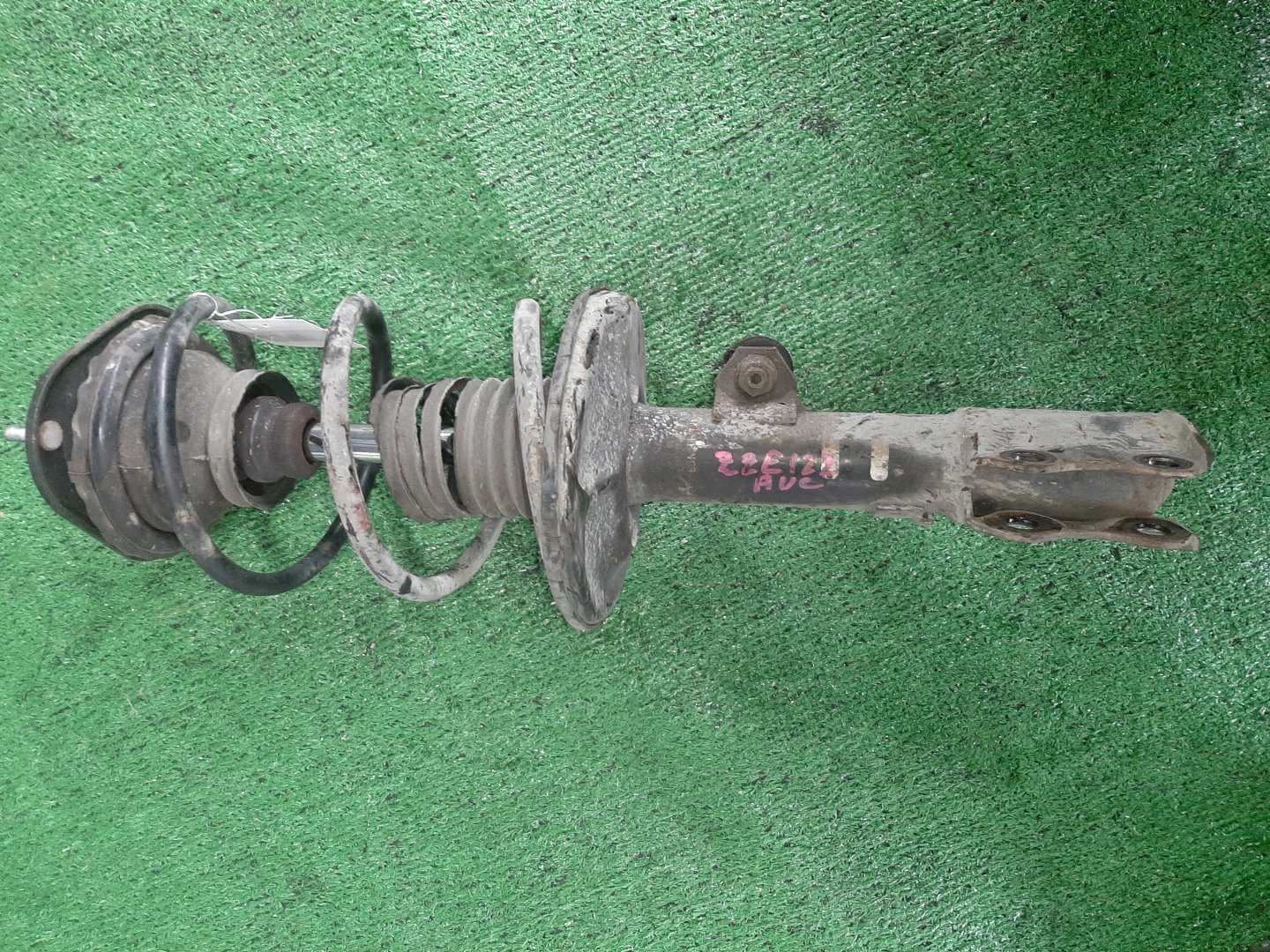 Стойка левая передняя TOYOTA PREMIO, COROLLA SPACIO, WISH, ALLION, COROLLA FIELDER, ALLEX, COROLLA RUNX, WILL VS, COROLLA  AXIO, COROLLA ZRT260, ZZT245, NZT260, ZRT261, NZE121N, ZZE122N, ZZE124N, ZNE10, ZNE14, ZNE10G, ZNE14G, ZRT265, ZZT240, NZT240, 