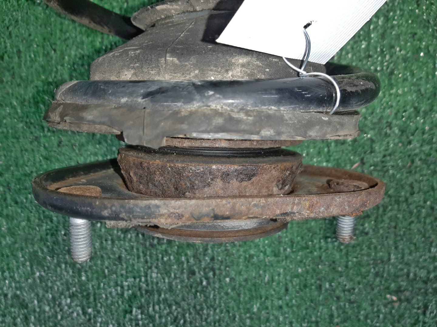 Стойка правая передняя TOYOTA COROLLA, PREMIO, COROLLA SPACIO, WISH, ALLION, COROLLA FIELDER, ALLEX, COROLLA RUNX, WILL VS, COROLLA  AXIO ZZE124, NZE121, NZE120, ZZE122, NZE124, CE121, ZRT265, ZZT240, NZT240, ZRT260, ZZT245, NZT260, ZRT261, NZE121N, 