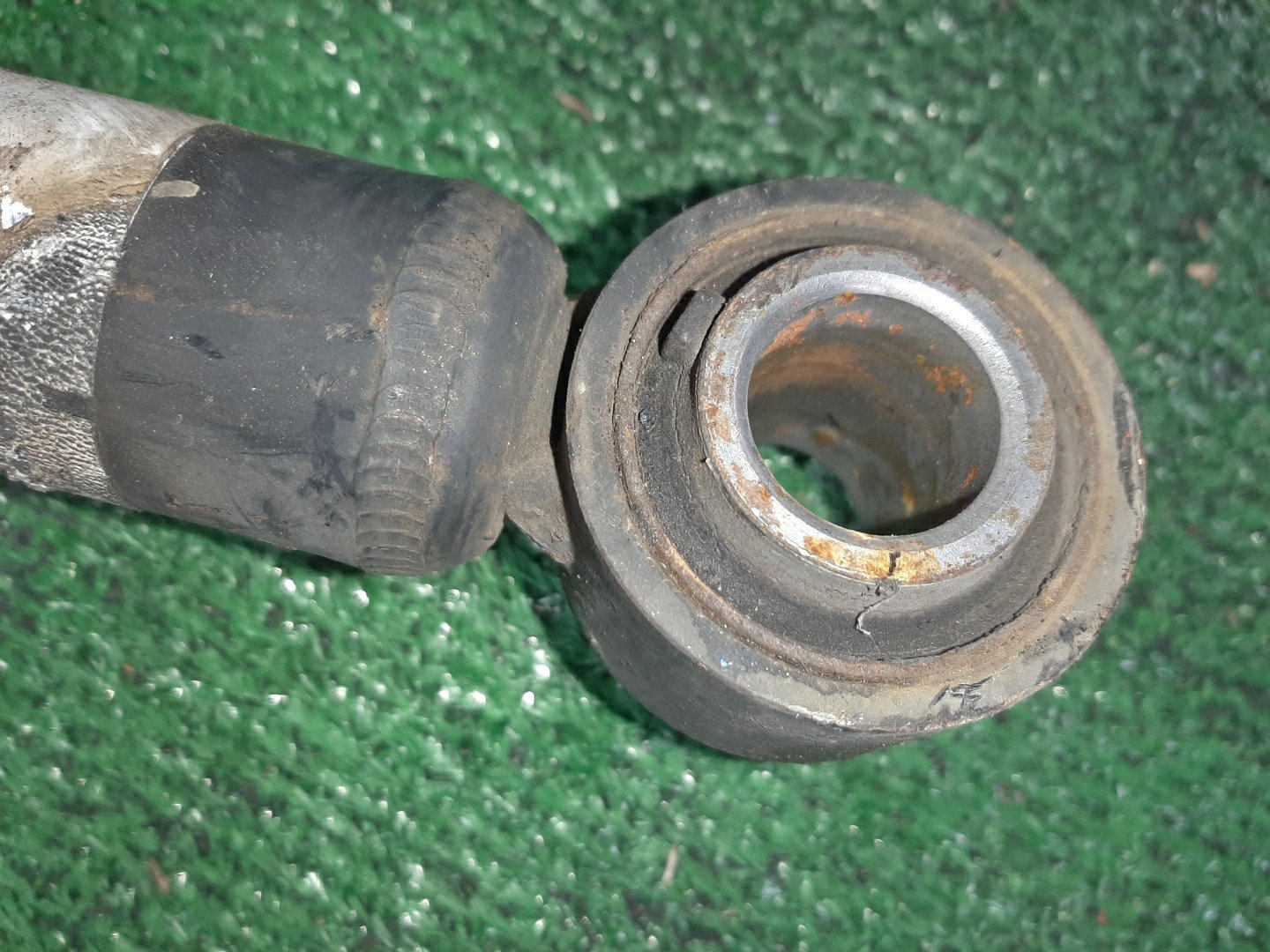 Стойка правая задняя TOYOTA COROLLA, OPA, PREMIO, COROLLA SPACIO, VISTA, ALLION, COROLLA FIELDER, ALLEX, COROLLA RUNX, SIENTA, WILL VS, VISTA ARDEO, COROLLA  AXIO NZE121, NZE120, NZE141, ZZE122, CE121, ZZE123, ACT10, ZCT10, ZZT240, NZT240, AZT240, NZ