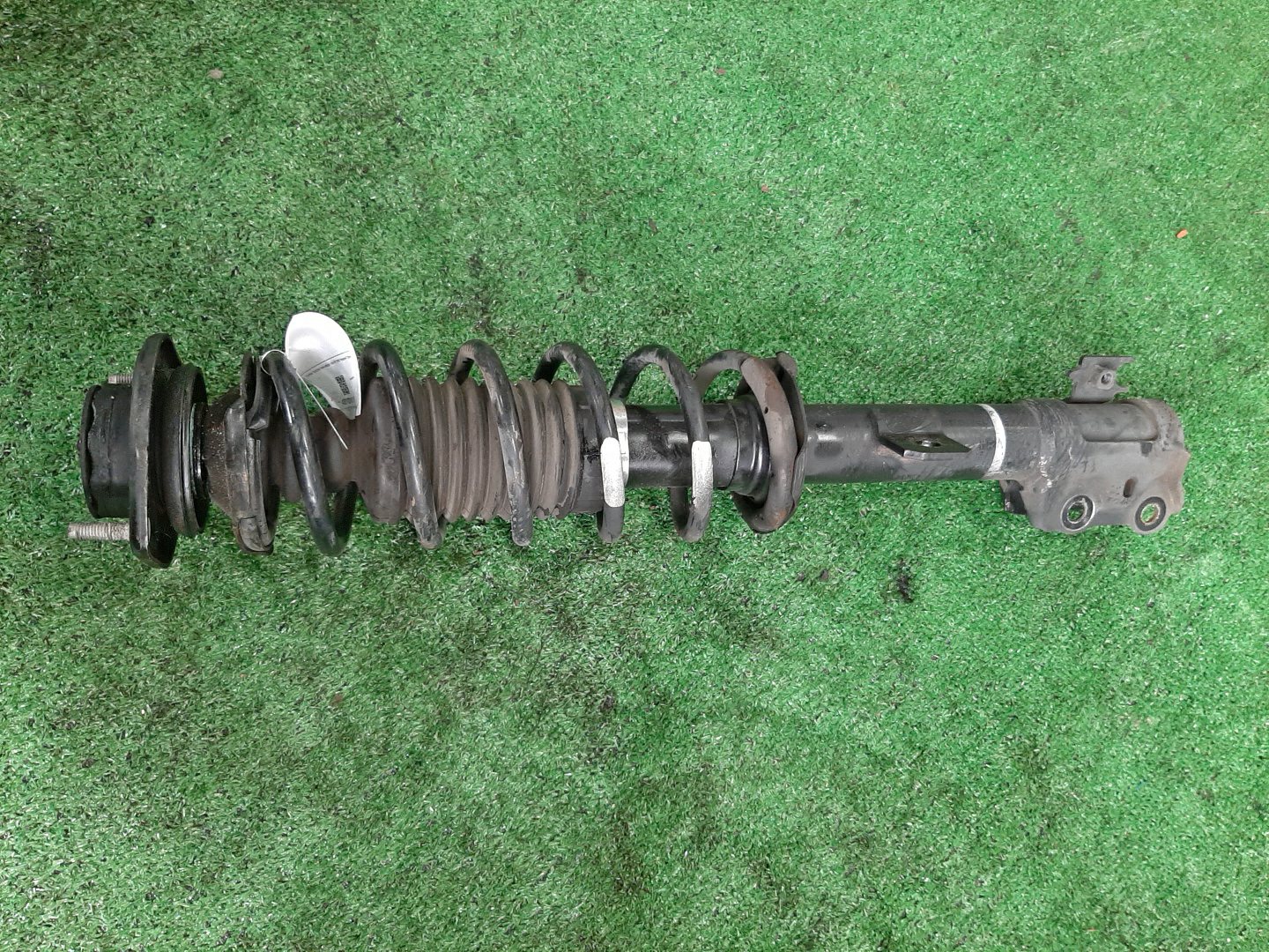 Стойка правая передняя  TOYOTA THOR, JUSTY, TANK, ROOMY M910S, M900S, M900F, M910F, M910A, M900A 1KR-FE 1 ракурс