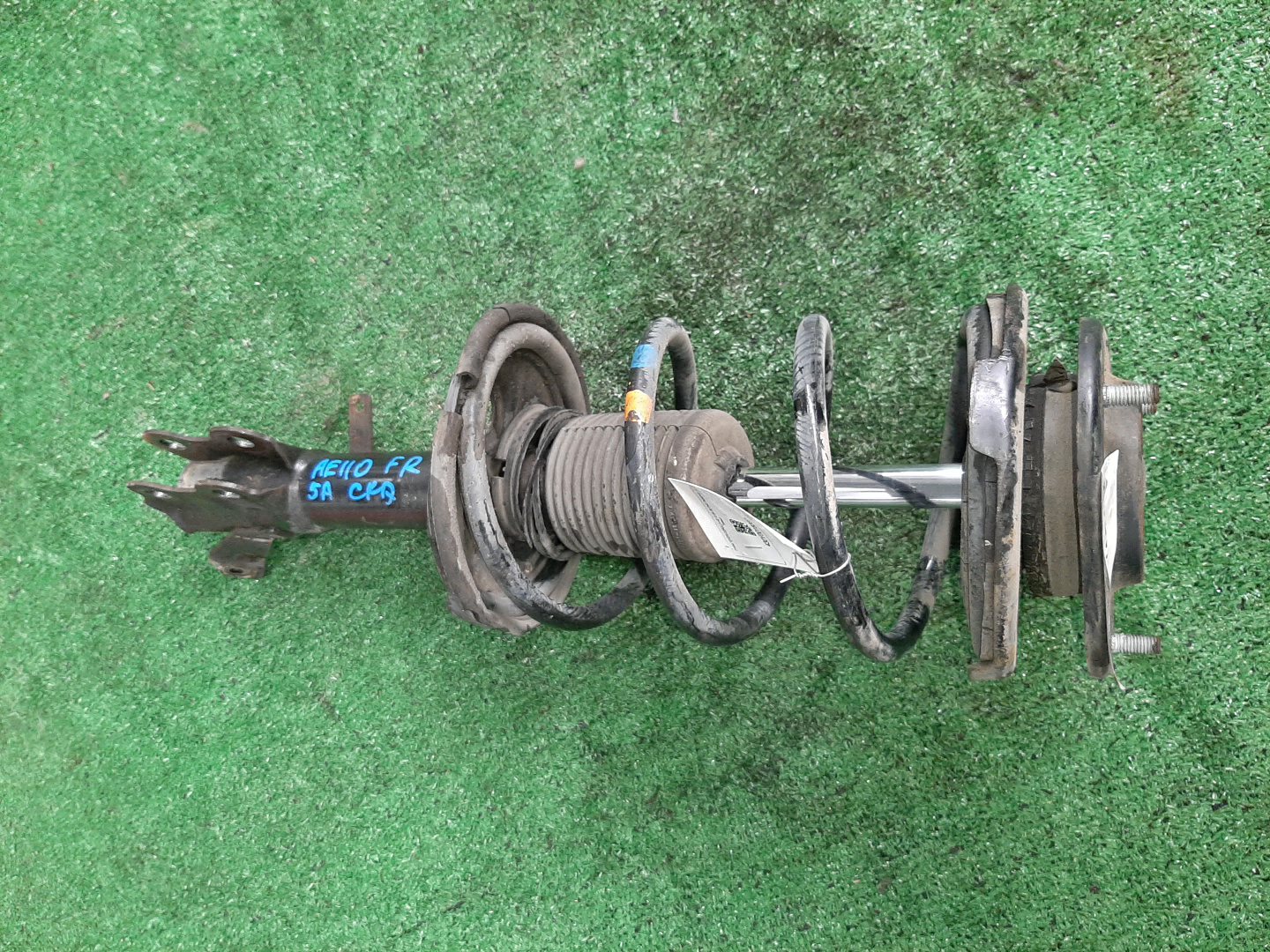 Стойка правая передняя TOYOTA CERES, COROLLA, COROLLA LEVIN, SPRINTER MARINO, SPRINTER, SPRINTER TRUENO AE100, AE110, EE101, EE111, EE108 5A-FE, 4E-FE, 3E 1 ракурс