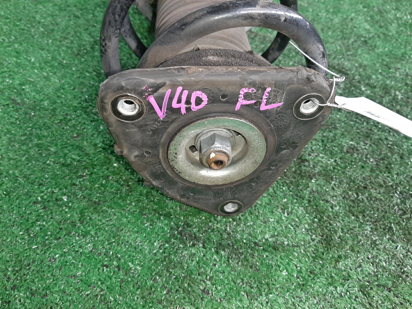 Стойка левая передняя VOLVO V40 MV D4204T 2 ракурс