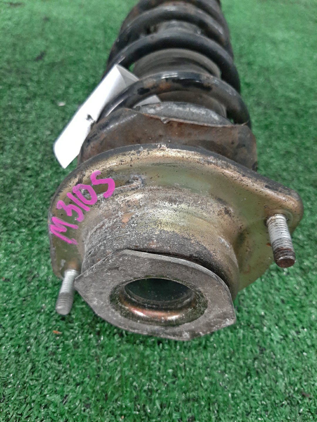 Стойка левая передняя DAIHATSU PASSO, BB, BOON, COO KGC15, KGC10, QNC10, QNC20, QNC21, QNC25, M301S, M310S, M300S, M401S, M402S, M411S 1KR-FE, K3-VE, 3SZ-VE 2 ракурс