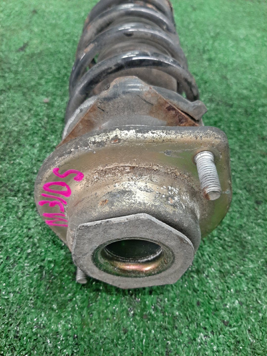 Стойка правая передняя DAIHATSU PASSO, BB, BOON, COO KGC15, KGC10, QNC10, QNC20, QNC21, QNC25, M301S, M310S, M300S, M401S, M402S, M411S 1KR-FE, K3-VE, 3SZ-VE 2 ракурс