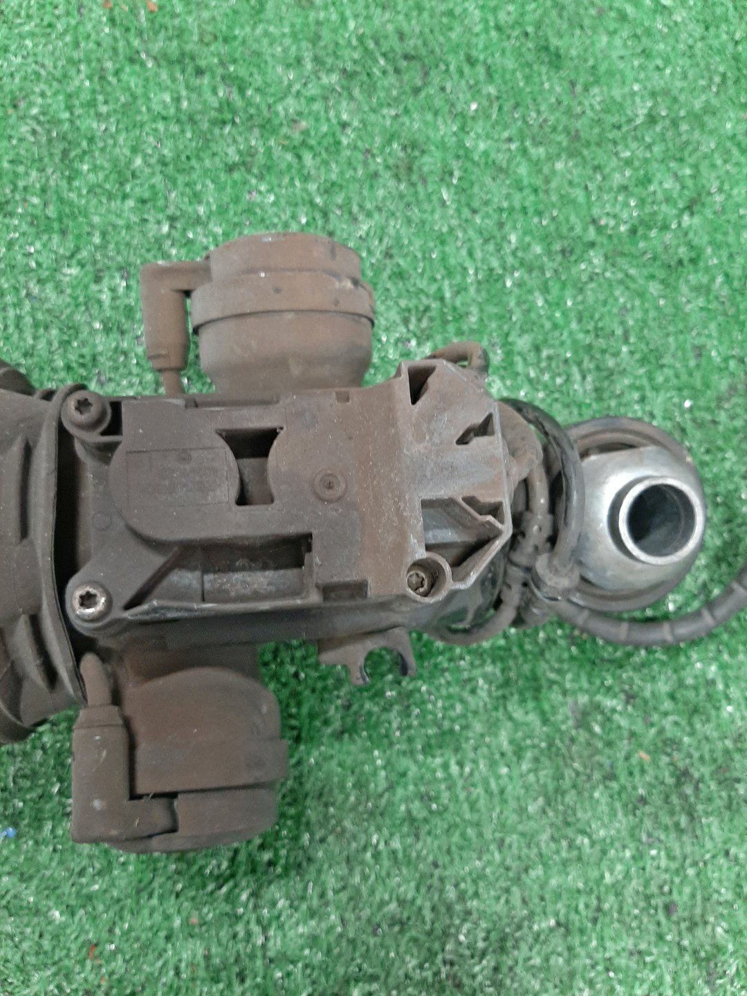 Стойка левая задняя BMW 7-Series F01 N55B30A 3 ракурс Стойка левая задняя BMW 7-Series F01 N55B30A 3 ракурс