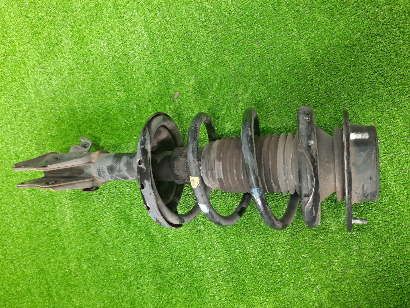 Стойка правая передняя SUBARU FORESTER SJG FA20F 1 ракурс Стойка правая передняя SUBARU FORESTER SJG FA20F 1 ракурс
