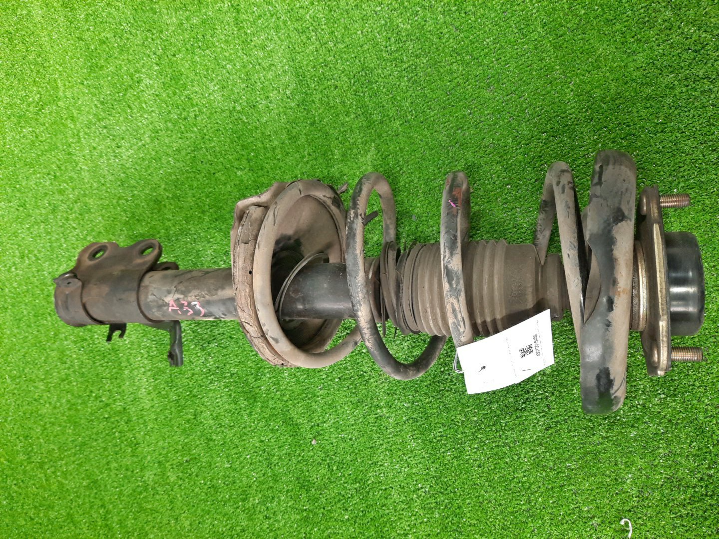 Стойка левая передняя NISSAN CEFIRO A33 VQ20DE, VQ25DE 1 ракурс
