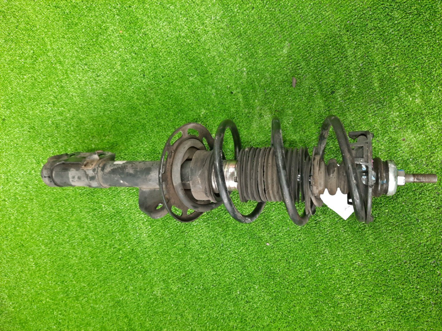 Стойка левая передняя HONDA FIT ARIA GD6, GD8 L13A, L15A 1 ракурс